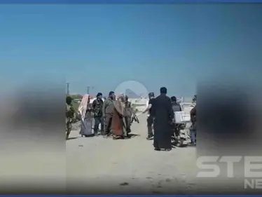 بالفيديو|| ضابط من الجيش التركي يعتدي على مدني سوري شمال الرقة - وكالة ستيب نيوز