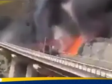 بالفيديو|| عشرات القتلى الهنود في اصطدام مروع بين حافلتهم وصهريج نفط - وكالة ستيب نيوز