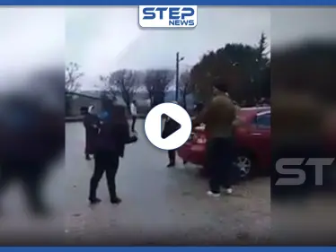 بالفيديو|| أمام مقام زعيمهم "صالح العلي" وسط اللاذقية.. علويون يتقاتلون بالعصي والحجارة لهذا السبب - وكالة ستيب نيوز