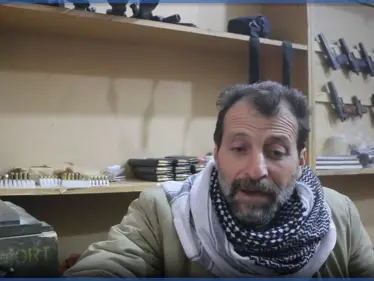 عدسة ستيب استطلعت آراء المدنيين حول قرار إغلاق محال السلاح في مدينة إدلب - وكالة ستيب نيوز