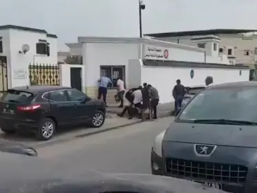 بعد عرض فيديو اختطافه أمام المحكمة.. المحكمة العسكرية التونسية تصدر قراراً بحق "مخلوف" (فيديو) - وكالة ستيب نيوز