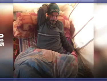 تحت ستار الخيمة المهترئة وعلى فراش المرض.. أكبر أحلامه بات طعامًا مطبوخًا على الغاز! - وكالة ستيب نيوز