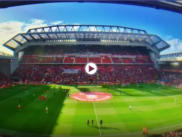 بالفيديو|| طفل يقتحم أرض الملعب ويسرق الكرة بخفة ورشاقة أثناء إحدى مباريات دوري الأبطال - وكالة ستيب نيوز