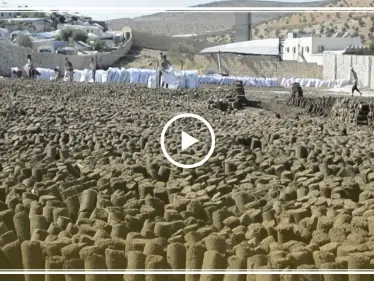 الغلاء يدفع بالسوريين لابتكار بدائل عن الحطب والمحروقات تحضيراً لفصل الشتاء - وكالة ستيب نيوز