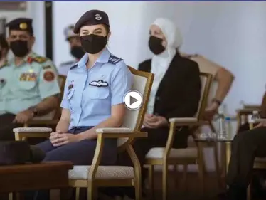 ابنة ملك الأردن الأميرة سلمى تخطف الأنظار بجمالها الأوروبي عند ارتدائها الزي العسكري (فيديو وصور) - وكالة ستيب نيوز