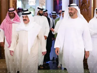 محمد بن زايد يصل المنامة ويتحدث عن ملفات سيبحثها مع العاهل البحريني - وكالة ستيب نيوز