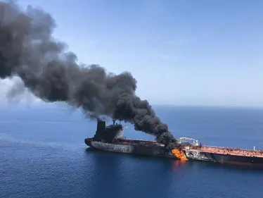 مصدر مطلع يكشف كيف سترد بريطانيا وواشنطن على استهداف الناقلة 