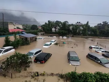 انهيار جسر يربط إقليم كردستان بنينوى والأمن يجلي المحاصرين جراء السيول في كركوك - وكالة ستيب نيوز