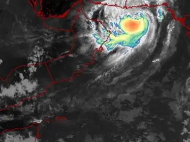 الإعصار شاهين يتحول إلى عاصفة مدارية بعد دخوله اليابسة.. والسلطات العمانية تكشف آخر تطوراته وتأثيراته المباشرة - وكالة ستيب نيوز