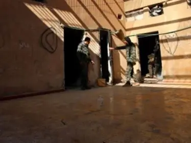 بتهمة تسليم مخفر شرطة.. مخابرات الأسد تعدم شرطياً سابقاً وتصادر أملاكه!! - وكالة ستيب نيوز