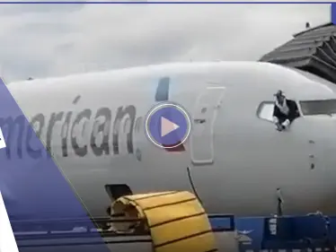 بالفيديو|| رجل يقتحم قمرة القيادة في طائرة أمريكية ويحاول رمي نفسه من النافذة بعد إتلاف أجهزة التحكم - وكالة ستيب نيوز