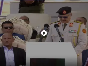 ليبيا.. خليفة حفتر يدعو لانتخابات في موعدها ويوجه رسائلاً في عرض عسكري (فيديو) - وكالة ستيب نيوز