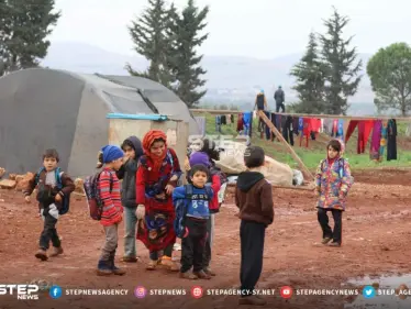 مدرّس يروي لستيب كيفية إنقاذه لأطفال بمخيم غربي حلب من الأميَّة - وكالة ستيب نيوز