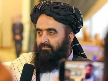 في أول لقاء بينهما.. طالبان تُحذّر واشنطن من أمرٍ 