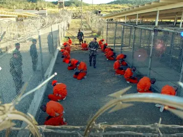 شاهد|| معتقل سابق في غوانتانامو يقدم صوراً تنشر لأول مرة وتوثق معاناة السجناء - وكالة ستيب نيوز