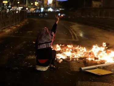 إسرائيل تعترض صاروخ من قطاع غزة واستمرار المواجهات بين الفلسطينيين والإسرائيليين في القدس - وكالة ستيب نيوز