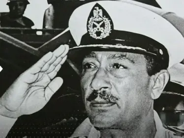 أسرة السادات تعلق على بيع جواز سفره في أمريكا بـ47 ألف دولار - وكالة ستيب نيوز