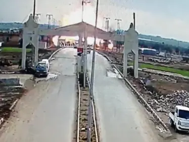 مفخخة تضرب حاجزًا لـ "الكوماندوز" التركي شمالي حلب وتوقع ضحايا (فيديو) - وكالة ستيب نيوز