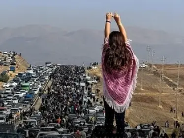 الشرطة الإيرانية تعلن تركيب كاميرات في الأماكن العامة لرصد من لا يلتزمن بالحجاب.. وتحذر - وكالة ستيب نيوز