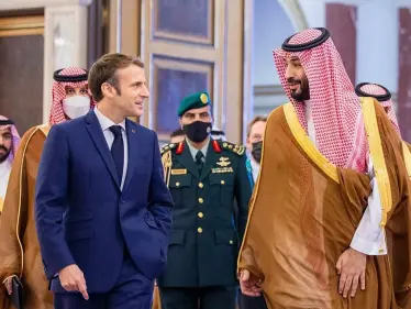 خلال زيارة ماكرون.. مشروع عسكري مشترك بين السعودية وفرنسا - وكالة ستيب نيوز