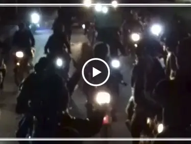 خروج مظاهرة في بلدة المزيريب بدرعا تطالب بإخراج المعتقلين وطرد الميليشيات الإيرانية من الجنوب - وكالة ستيب نيوز