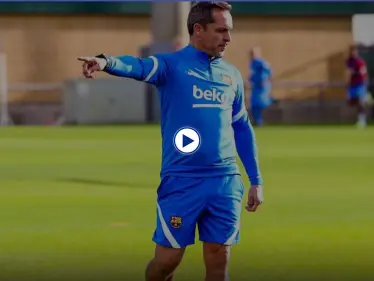 بالصور|| سيرجي بارخوان مدرب برشلونة الجديد في مرانه الأول مع الفريق واستقبال اللاعبين له - وكالة ستيب نيوز