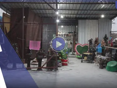 أبو فهد مهجر من درعا يبدع بتصميم المجسمات والتحف الفنية الرائعة بمعداته البسيطة في إدلب - وكالة ستيب نيوز