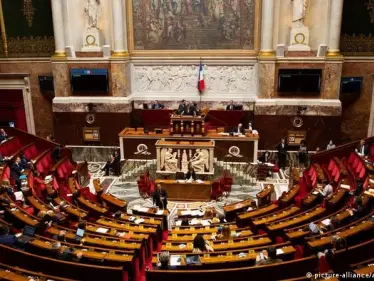 البرلمان الفرنسي يقر القانون 24 "قانون الأمن الشامل" المثير للجدل - وكالة ستيب نيوز