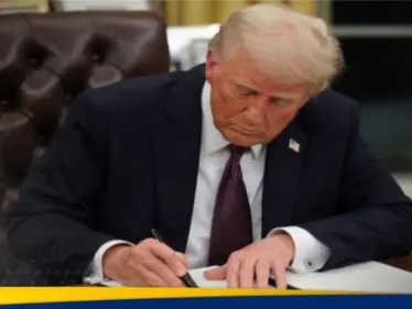 استثنى منها دولتين عربيتين.. ترامب يفرض حظر سفر جديد على 12 دولة - وكالة ستيب نيوز