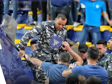 بالفيديو|| شغب وعراك في مباراة الحكمة والرياضي ضمن دوري السلة اللبناني ينتهي بوقوع إصابات - وكالة ستيب نيوز