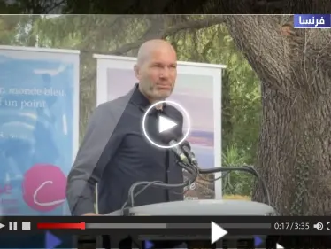 شاهد || زيدان يبكي متأثراً أمام الكاميرات بعد اختياره 