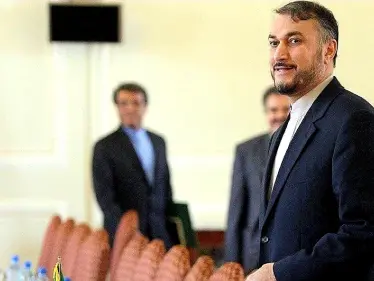 بعد أن أثار الجدل بتصرفين خلال مؤتمر بغداد.. وزير خارجية إيران يصل دمشق للقاء الأسد - وكالة ستيب نيوز