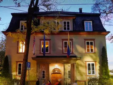 فنزويلا تغلق سفارتها في أوسلو بعد فوز زعيمة المعارضة بجائزة نوبل للسلام - وكالة ستيب نيوز