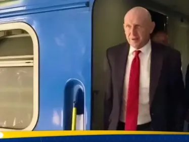 نجاة وزير الدفاع البريطاني من قصف روسي قرب لفوف الأوكرانية - وكالة ستيب نيوز