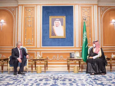 بالفيديو|| لمناقشة الملف السوري.. ولي العهد السعودي يلتقي المبعوث الروسي الخاص لشؤون التسوية السورية - وكالة ستيب نيوز