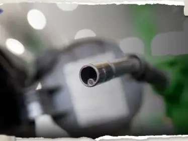 السعودية وروسيا تصدران قراراً بشأن إنتاج النفط.. و"برنت" يبلغ أعلى مستوى له منذ 9 أشهر - وكالة ستيب نيوز