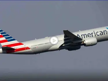 بالفيديو|| صراخ وضرب داخل طائرة أمريكية أُجبرت على الهبوط الإضطراري بعد تهديد راكب بإسقاطها - وكالة ستيب نيوز