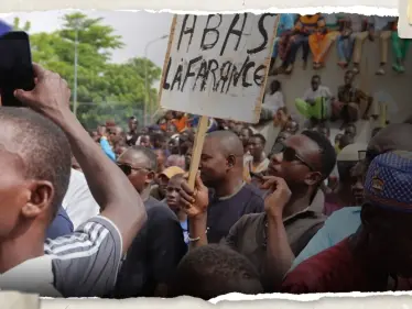 المجلس العسكري يعتقل ابن سفيرة النيجر لدى باريس.. ويتهم فرنسا بخرق المجال الجوي - وكالة ستيب نيوز