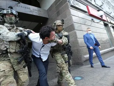 بالفيديو ||لحظة القبض على إرهابي هدد بتفجير مصرف في أوكرانيا - وكالة ستيب نيوز