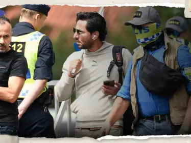 موميكا يحرق المصحف مجدداً والشرطة السويدية تعتقل رجلاً حاول منعه - وكالة ستيب نيوز