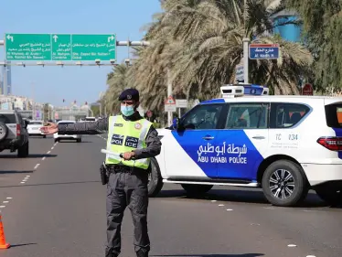 شرطة أبوظبي تتحدث عن رصد أجسام طائرة بعد انفجار وتفتح تحقيقاً.. وميليشيا الحوثي تقول إنها شنّت هجوماً على الإمارات - وكالة ستيب نيوز