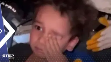 بالفيديو|| أنقذوه وهو نائم.. ردة فعل طفل تركي "تُفاجىء" رجال الإنقاذ وسؤاله أضحكهم