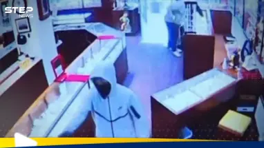 شاهد|| بأقل من دقيقتين.. لصوص يسرقون مجوهرات بـ 2 مليون دولار : أحدث الأخبار