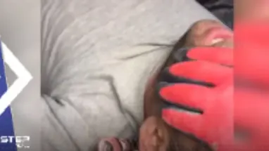 فيديو لـ ضابط تركي وهو يتلو القرآن بعد إخراجه من تحت أنقاض الزلزال المدمر