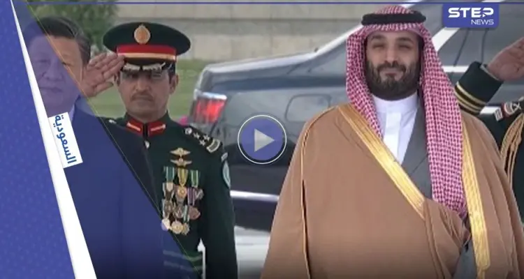 بالفيديو|| مصافحة ثم ابتسامة.. هكذا استقبل بن سلمان رئيس الصين لحظة نزوله من سيارته: أخبار