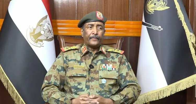 بعد استقالة حمدوك.. البرهان يصدر تصريحات لافتة والسلطات السودانية تعلن إغلاق كل جسور الخرطوم: أخبار