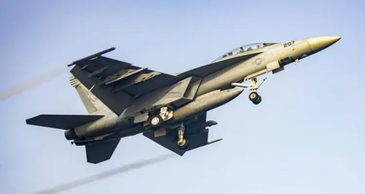 تتقدم قواتها سفينة إليزالبيث.. بريطانيا تستعد للمشاركة بضربات قوية في سوريا ودولة عربية أخرى: أخبار