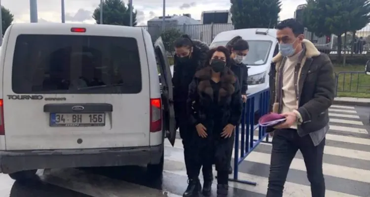 محكمة تركية تأمر بسجن الصحفية صدف كاباش بتهمة "إهانة" أردوغان.. ماذا قالت عنه؟: أخبار