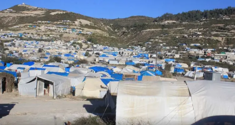 غياب "الواسطة" يحرم مهجري درعا من المساعدات الدولية !!: أخبار