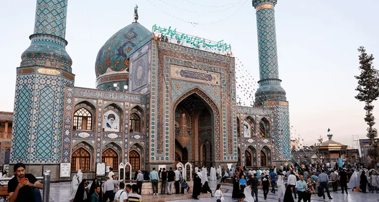 اغتيال مسؤول إيراني في مرقد شيعي بالعاصمة طهران: أخبار